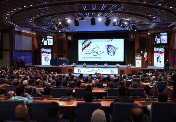 دستگاه دیپلماسی هرگز از حقوق ملت ایران کوتاه نخواهد آمد