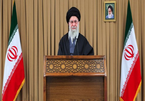 از رئیس جمهور و دولت خدمتگزار حمایت کنیم